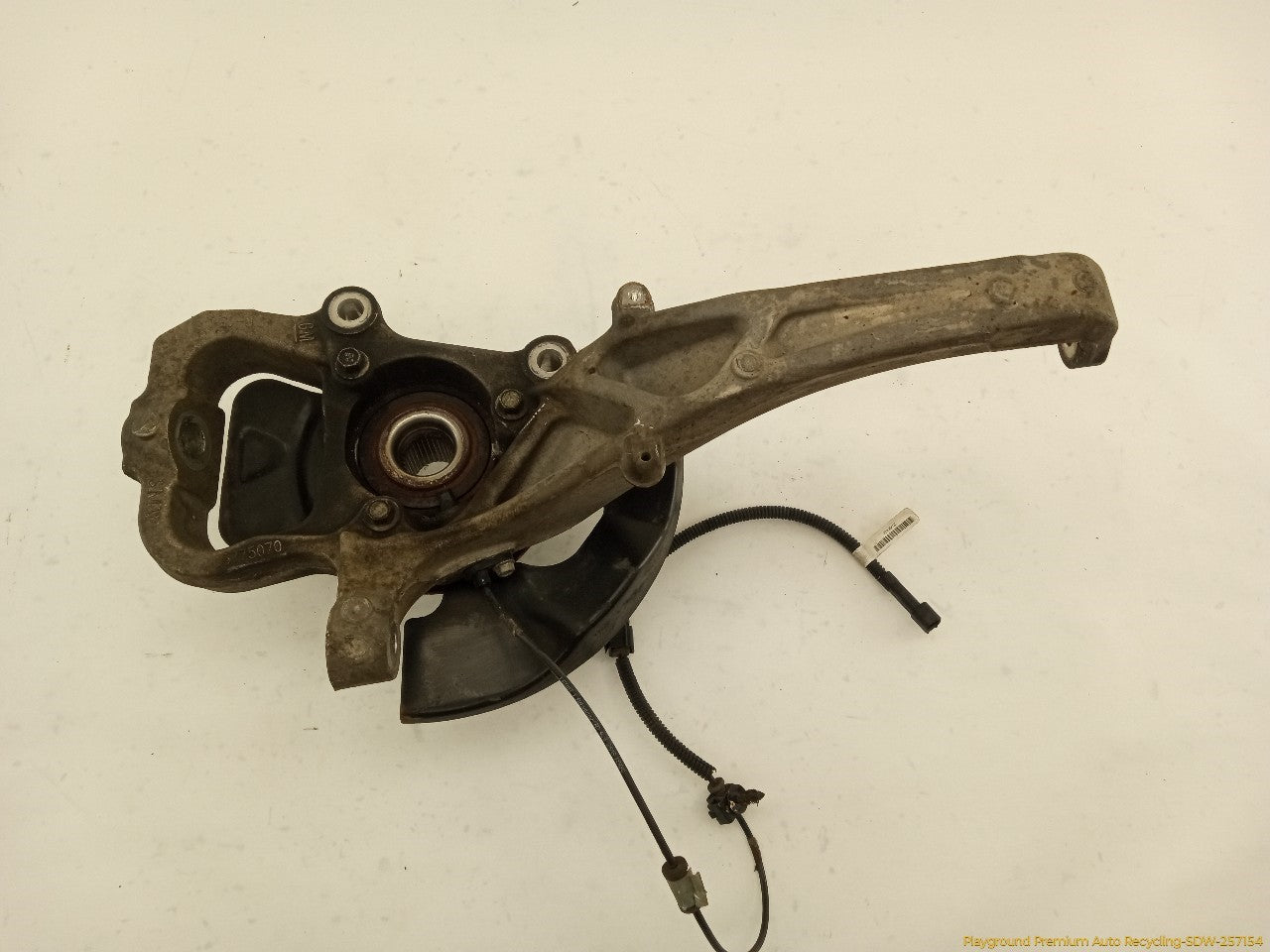 Cadillac CTS Passenger Right Front Spindle Knuckle Hub