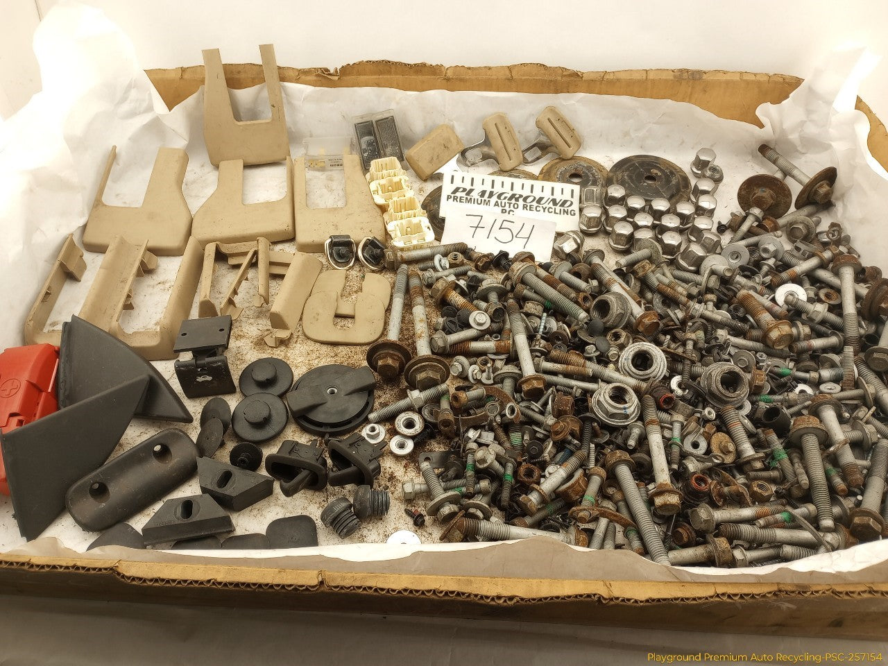Cadillac CTS Dismantling Hardware Fasteners Bolts & Nuts