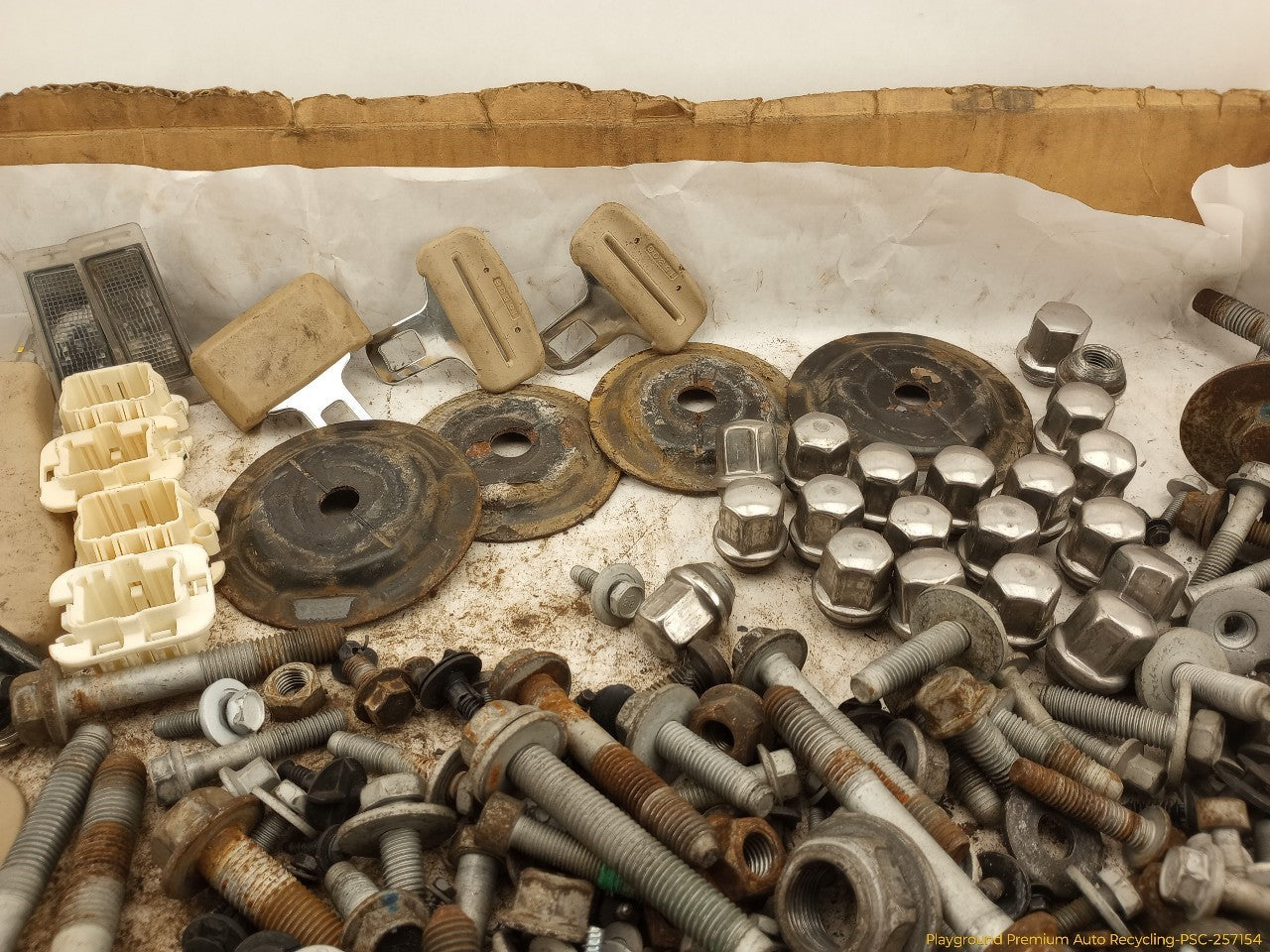 Cadillac CTS Dismantling Hardware Fasteners Bolts & Nuts