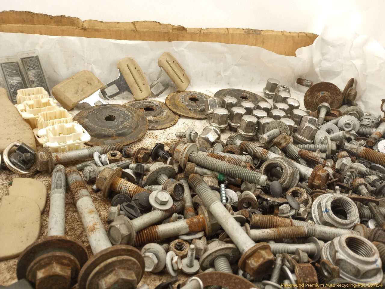 Cadillac CTS Dismantling Hardware Fasteners Bolts & Nuts
