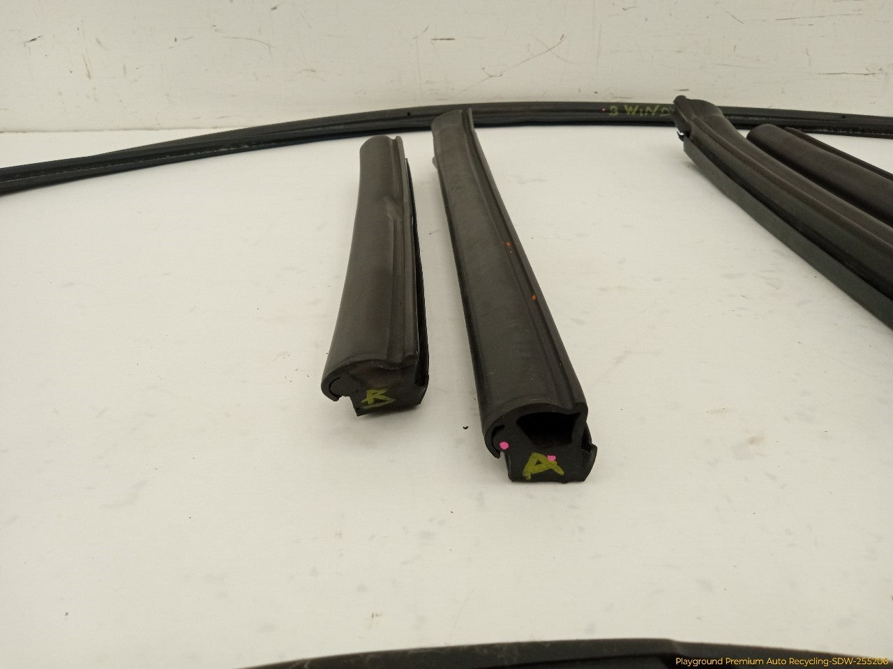 Saab 903 Set Of 5 Top Roof Seal Moldings