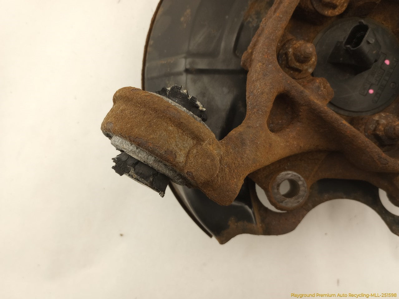 Saab 9-3 Passenger Right Rear Spindle Knuckle Hub