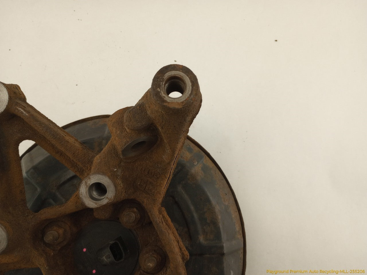 Saab 903 Driver Left Rear Spindle Knuckle Hub