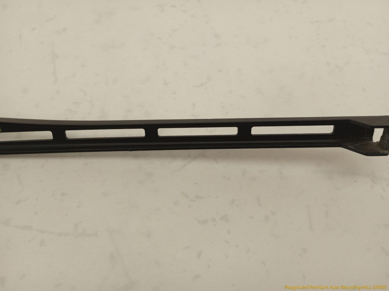 Audi S4 Pair Of Front Wiper Arms
