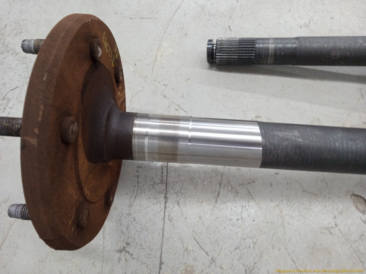 Hummer H3 Pair Of Rear Axle Drive Shafts