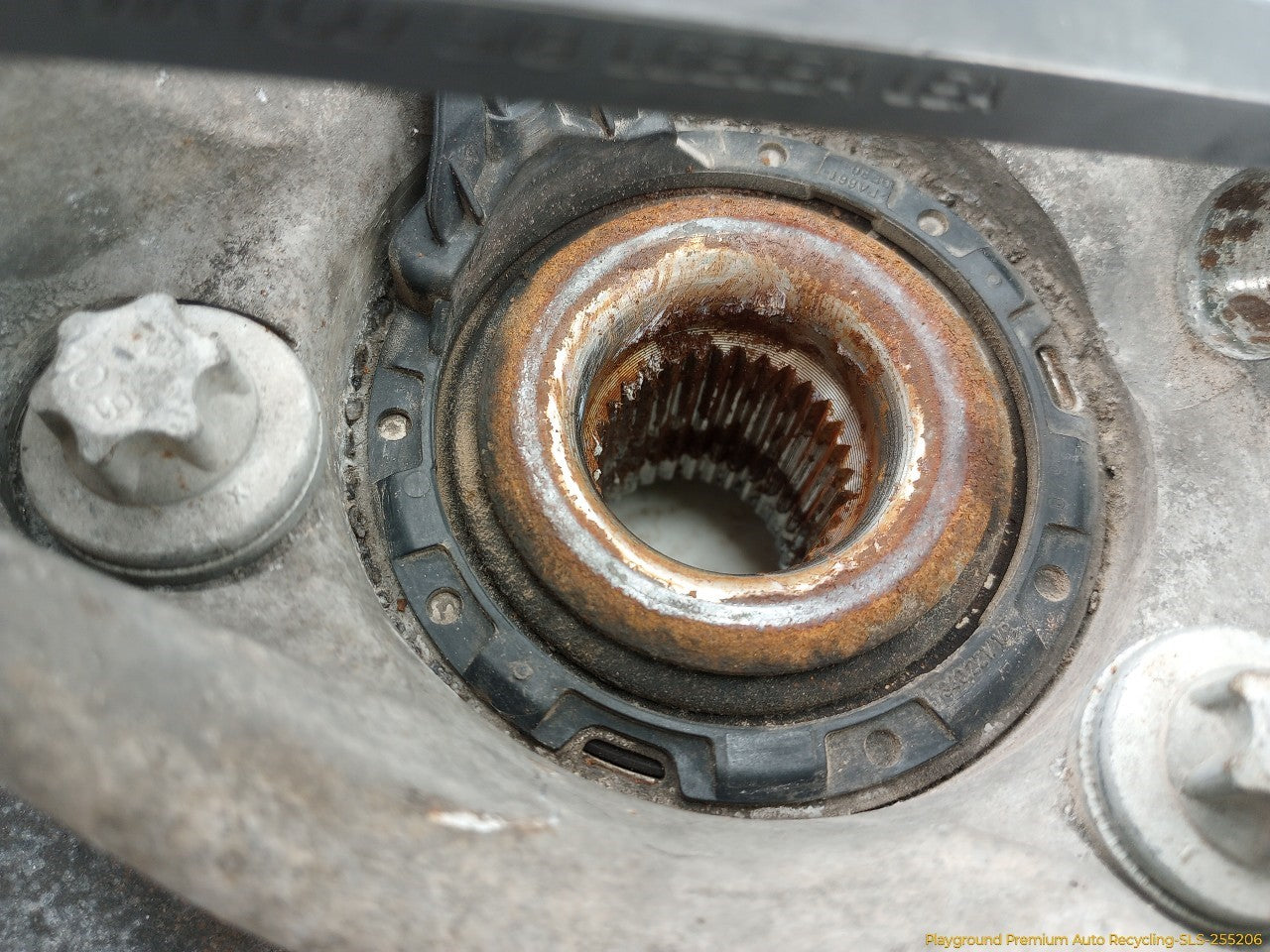 Saab 903 Driver Left Front Spindle Knuckle Hub