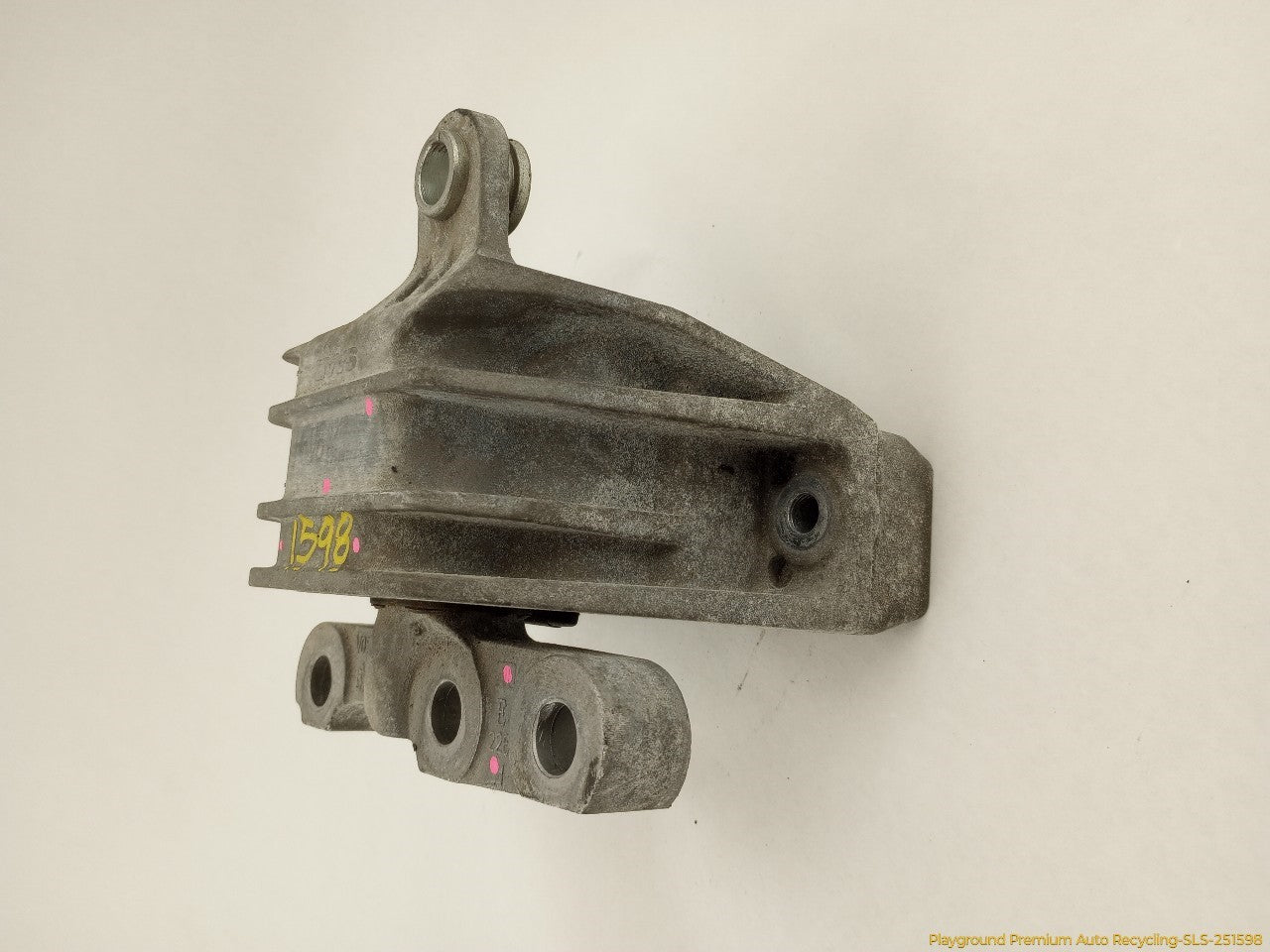 Saab 9-3 Passenger Right Engine Mount