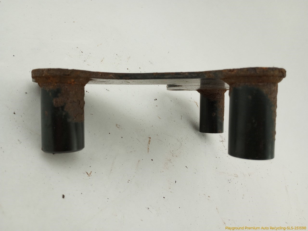 Saab 9-3 Pair Of Rear Axle Mount Brackets