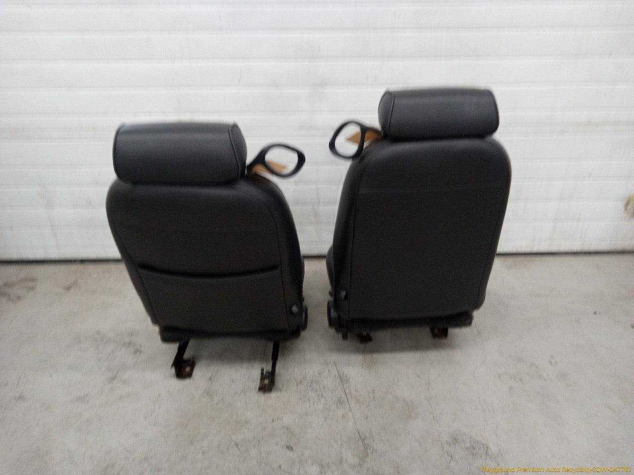 Ford Mustang Pair Of Front Seats Assembly