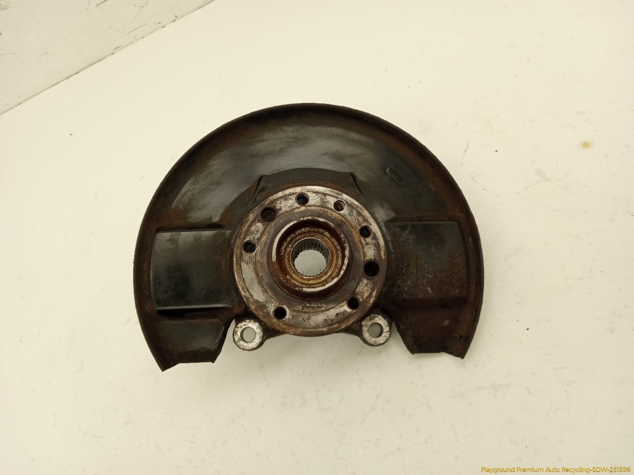 Saab 9-3 Driver Left Front Spindle Knuckle Hub