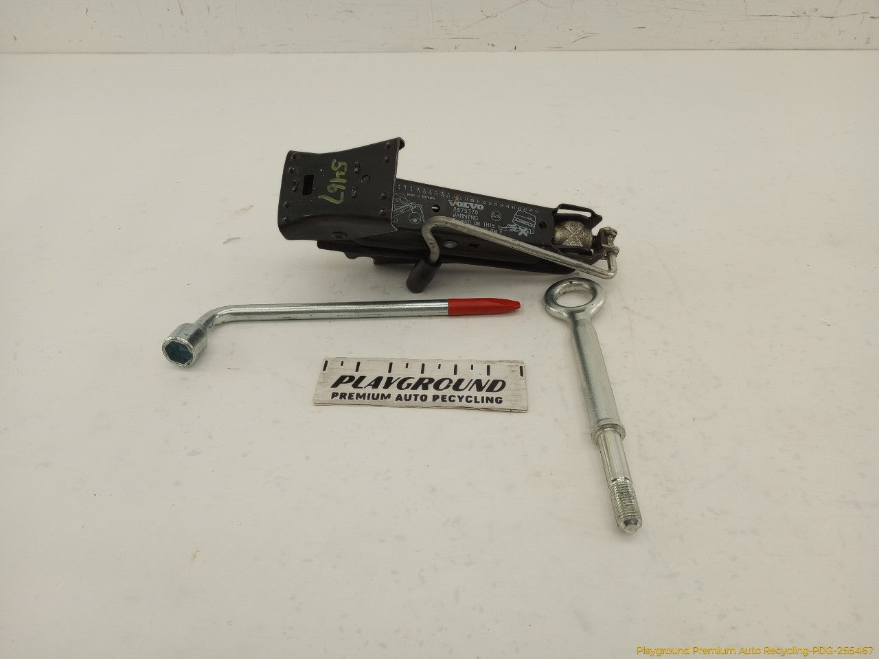 Volvo XC70 Vehicle Jack & Tools