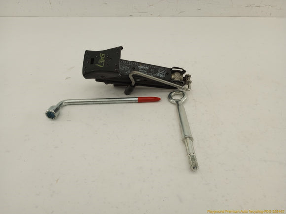 Volvo XC70 Vehicle Jack & Tools