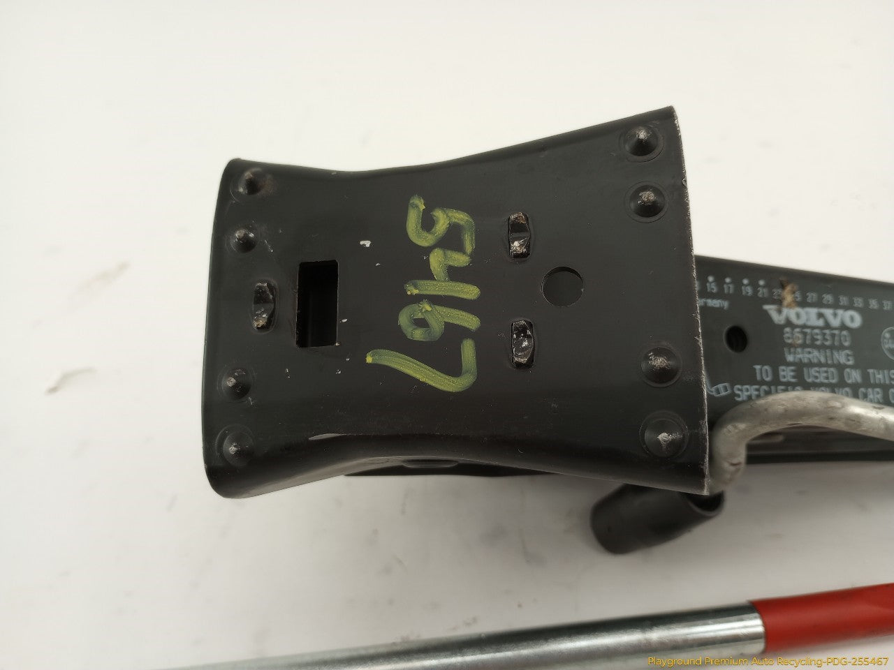 Volvo XC70 Vehicle Jack & Tools