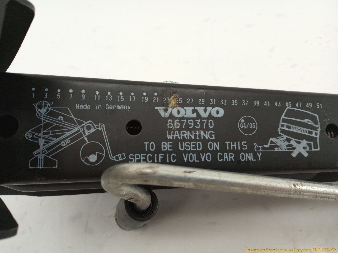 Volvo XC70 Vehicle Jack & Tools
