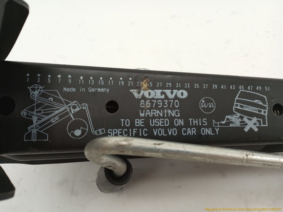 Volvo XC70 Vehicle Jack & Tools