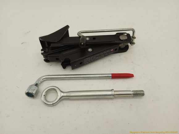 Volvo XC70 Vehicle Jack & Tools