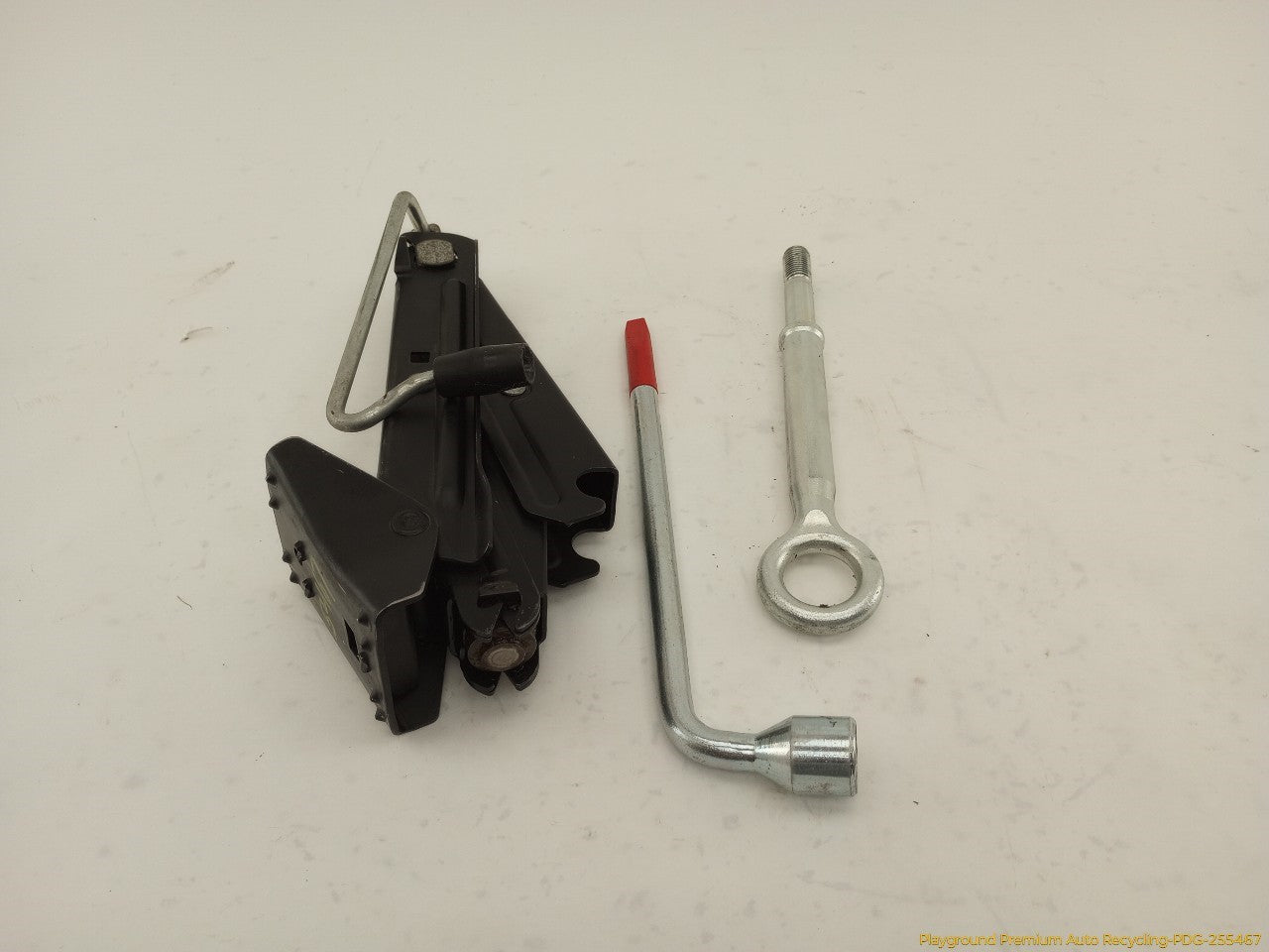 Volvo XC70 Vehicle Jack & Tools