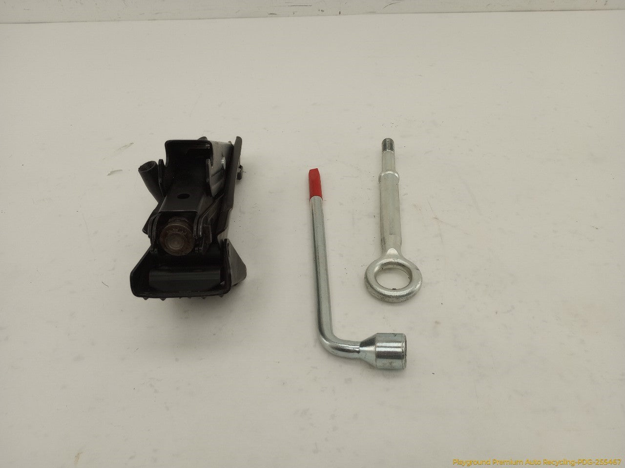 Volvo XC70 Vehicle Jack & Tools