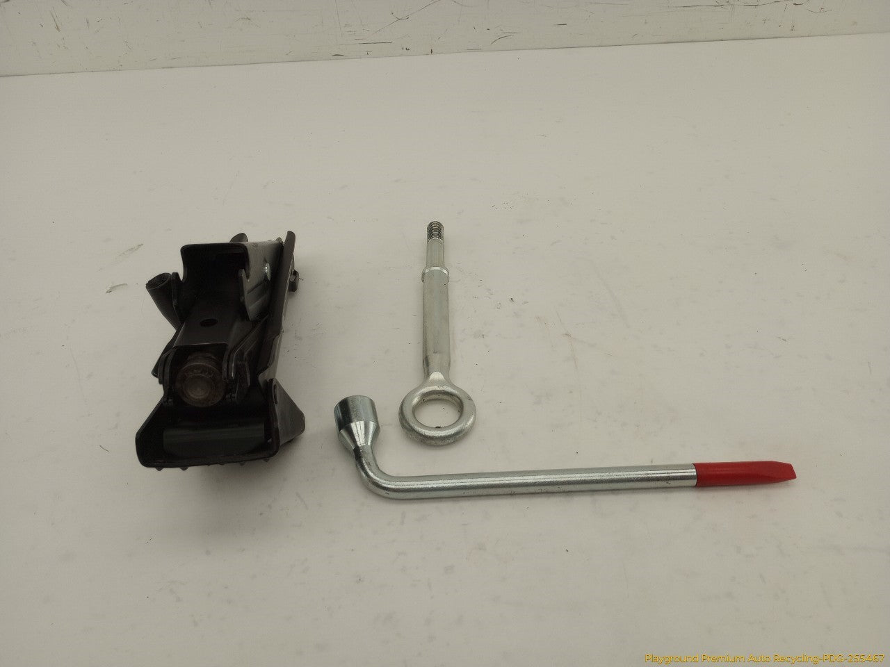 Volvo XC70 Vehicle Jack & Tools