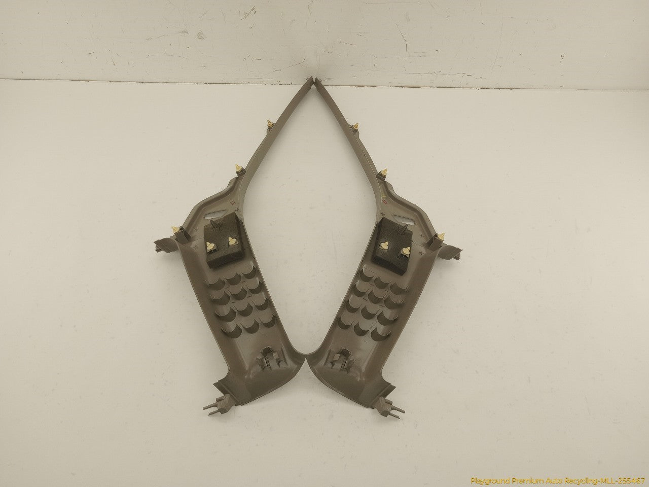 Volvo XC70 Pair Of C Pillar Trim - 0
