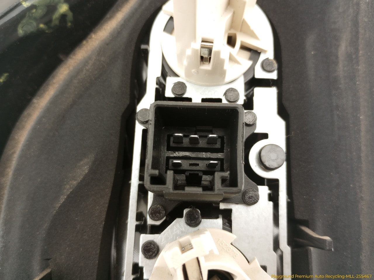 Volvo XC70 Passenger Right Lower Tail Lamp