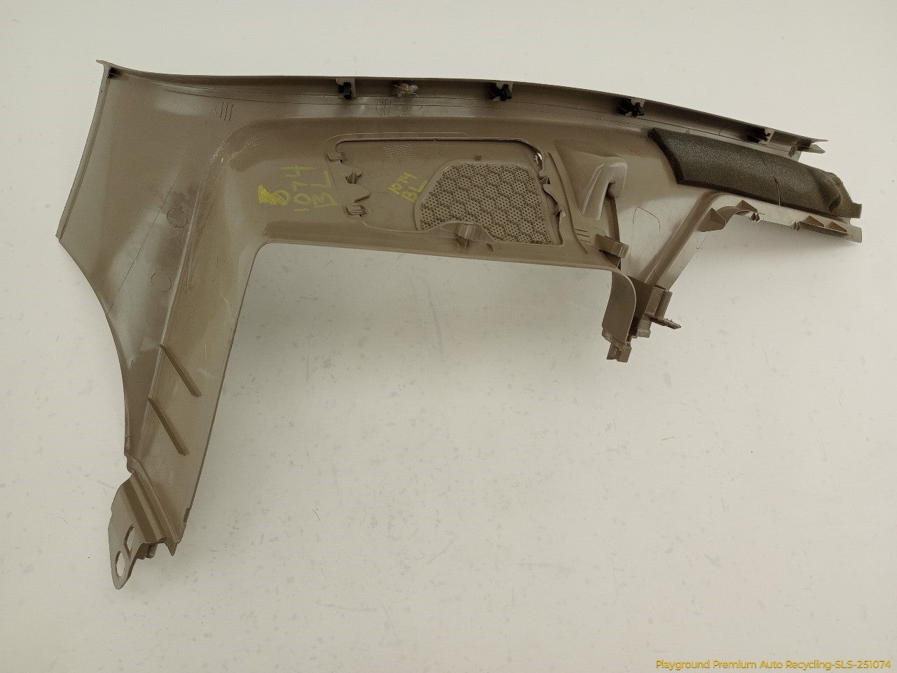 Volvo XC70 Pair Of Lower Rear Quarter Trim