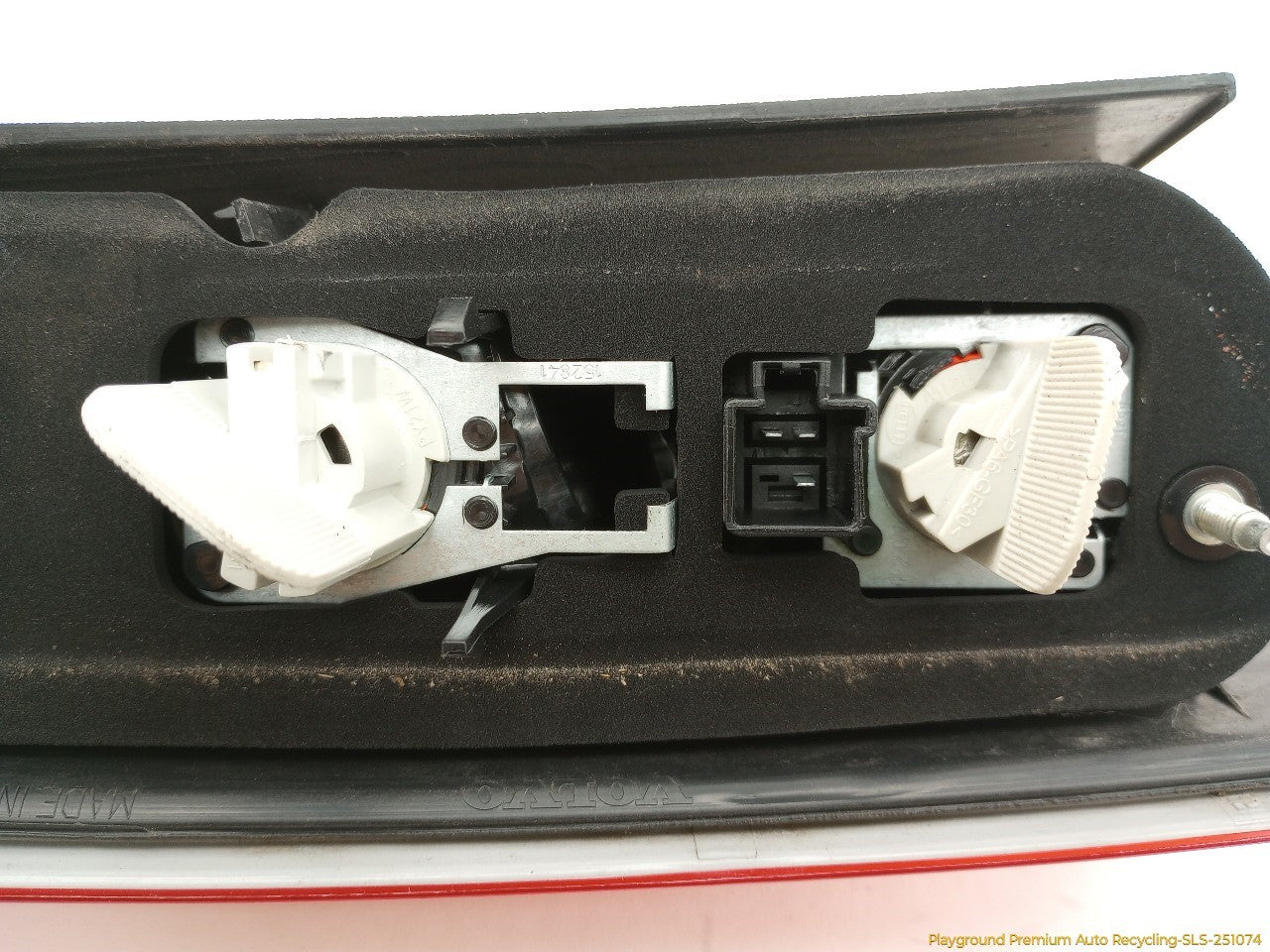 Volvo XC70 Pair Of Passenger Right Tail Lamps
