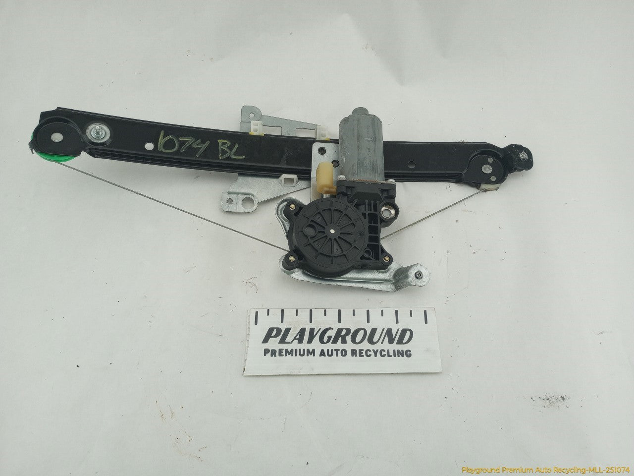 Volvo XC70 Driver Left Rear Window Regulator