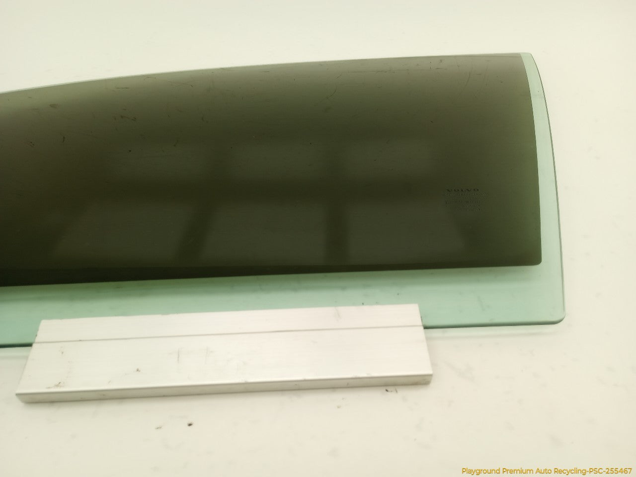 Volvo XC70 Driver Left Front Door Window Glass