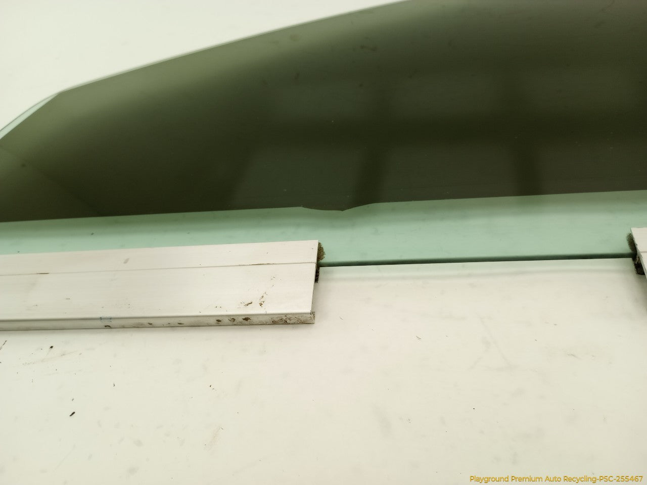 Volvo XC70 Driver Left Front Door Window Glass