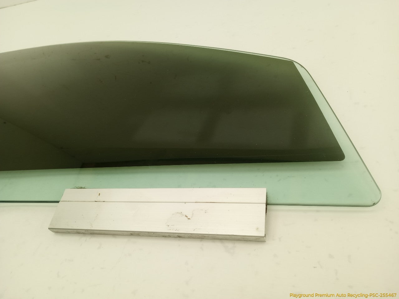 Volvo XC70 Passenger Right Front Door Window Glass