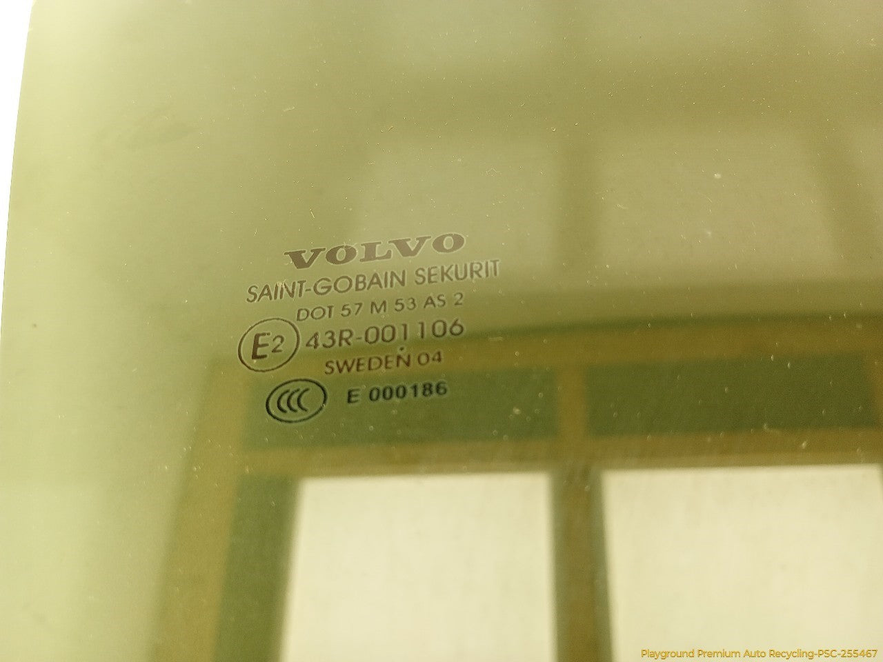 Volvo XC70 Passenger Right Front Door Window Glass