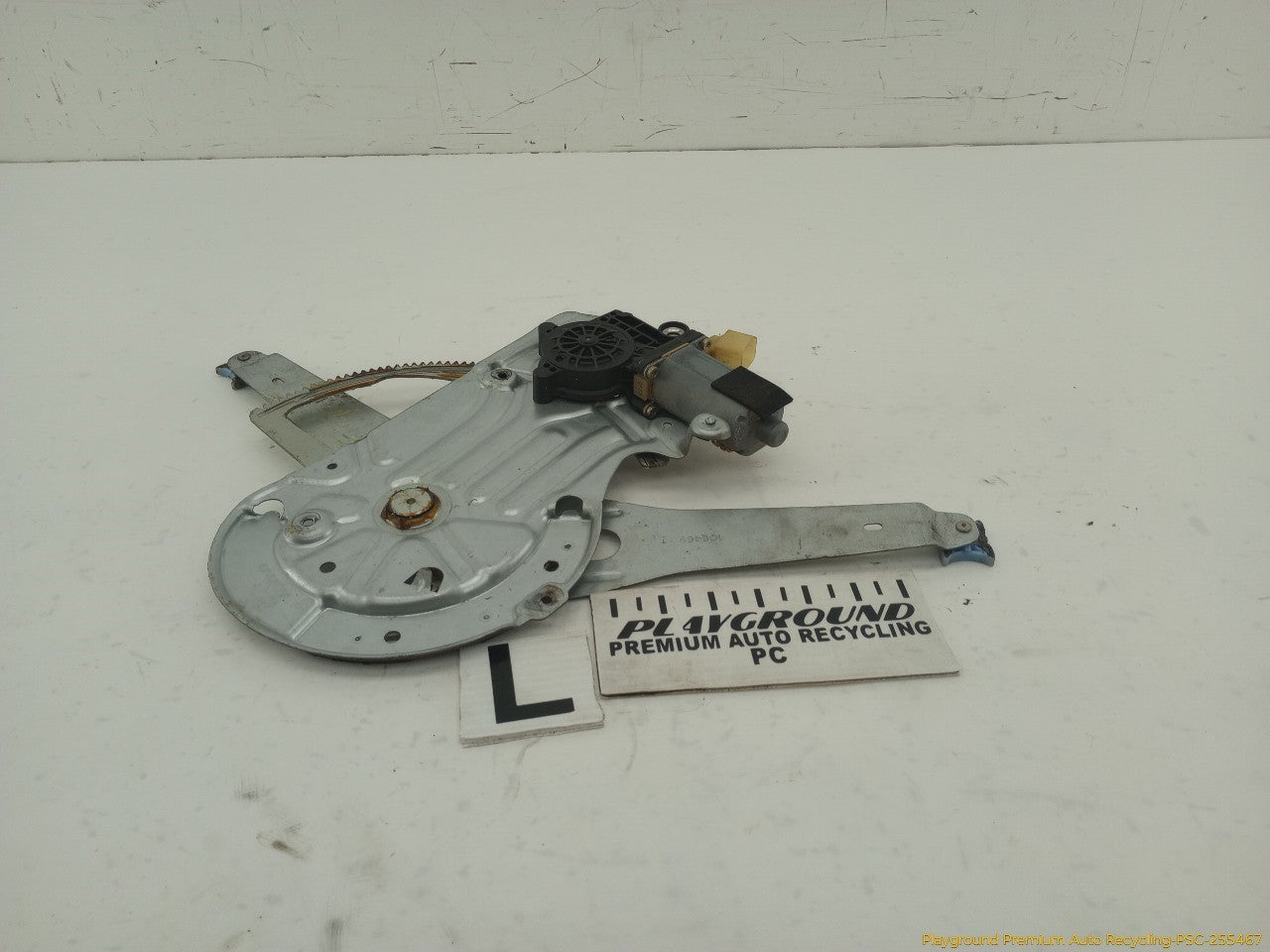 Volvo XC70 Driver Left Front Door Window Regulator