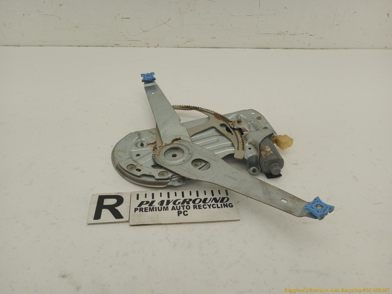 Volvo XC70 Passenger Right Front Door Window Regulator