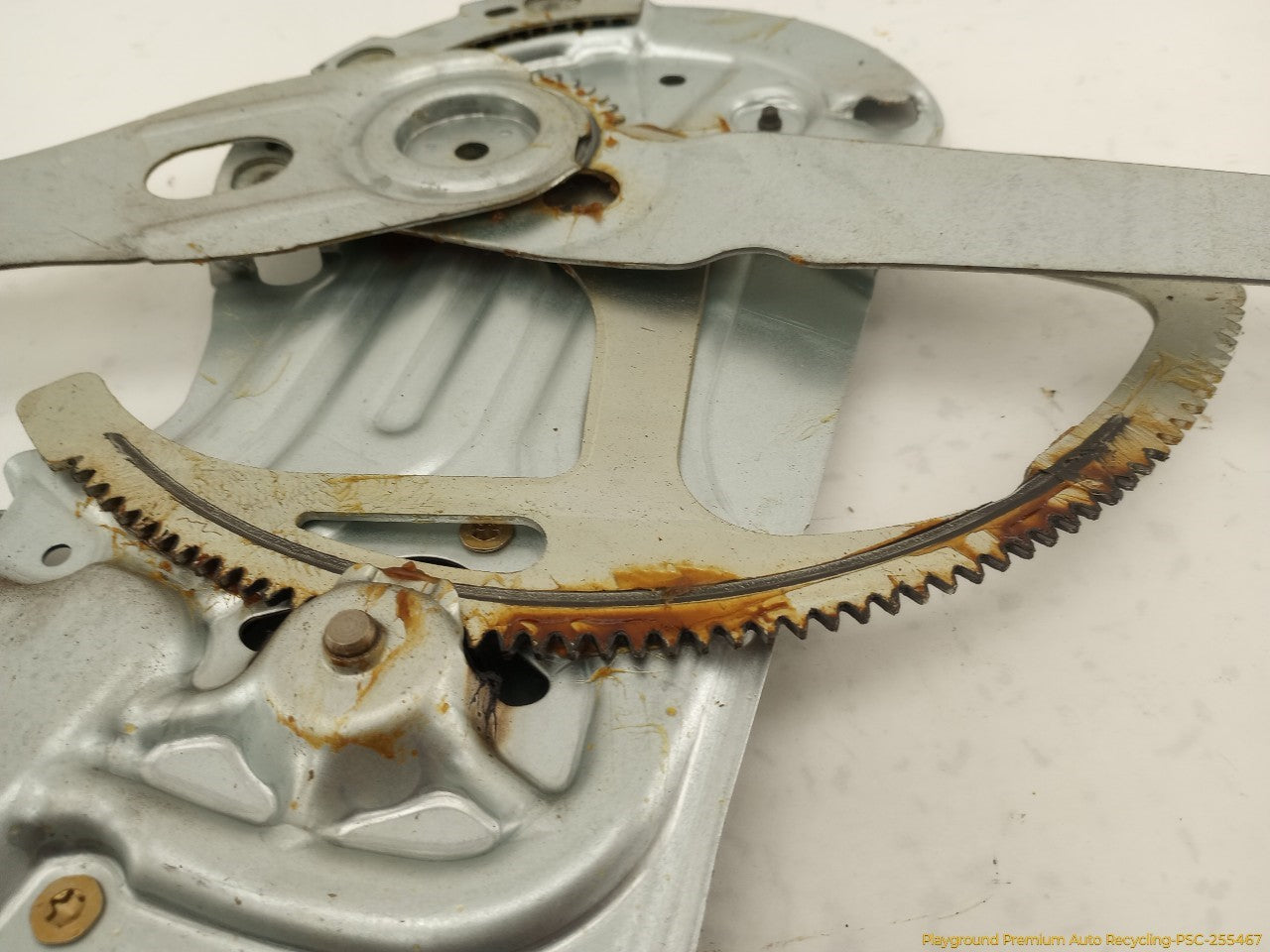 Volvo XC70 Passenger Right Front Door Window Regulator