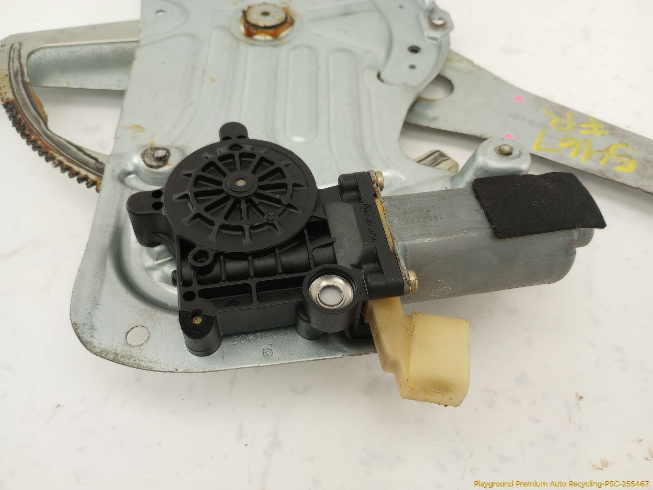 Volvo XC70 Passenger Right Front Door Window Regulator