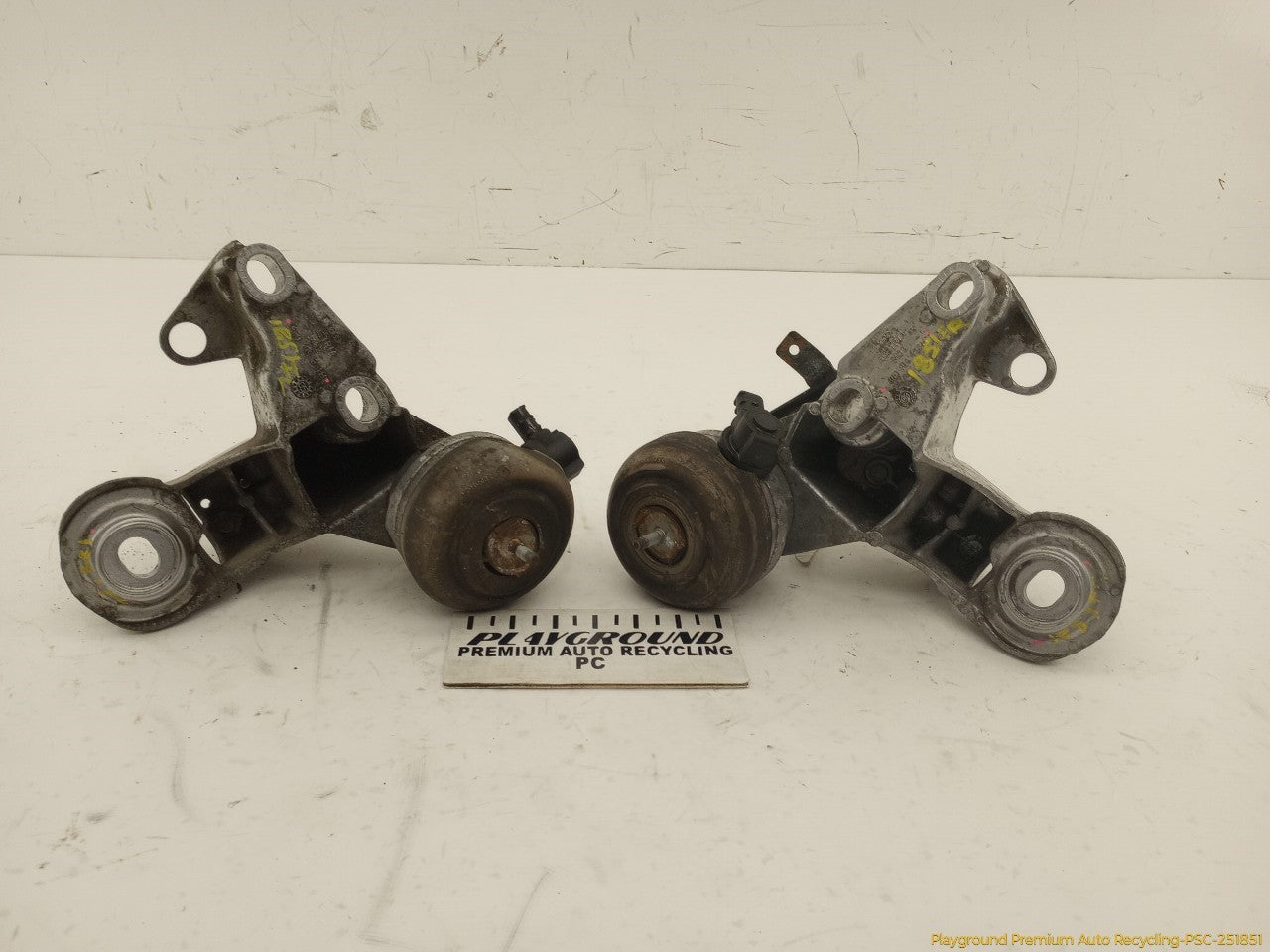 Audi S4 Pair Of Front Subframe Mounting Brackets