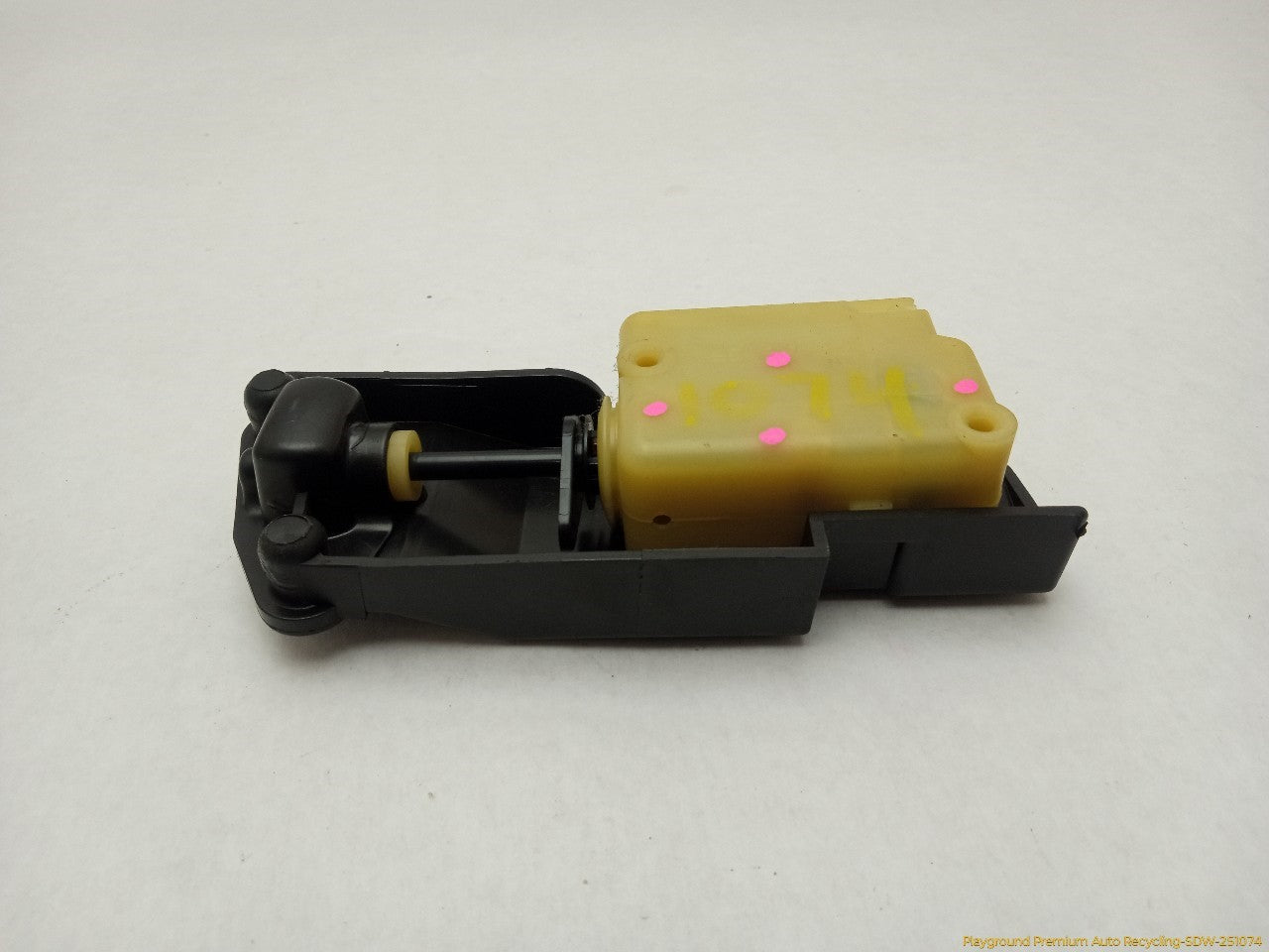 Volvo XC70 Fuel Door Release Actuator - 0
