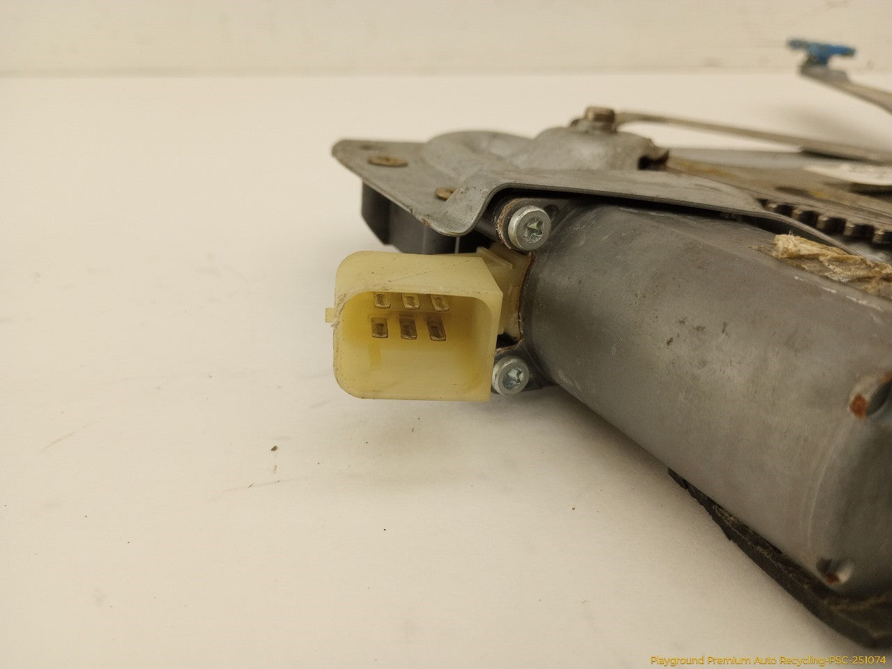 Volvo XC70 Driver Left Front Door Window Regulator