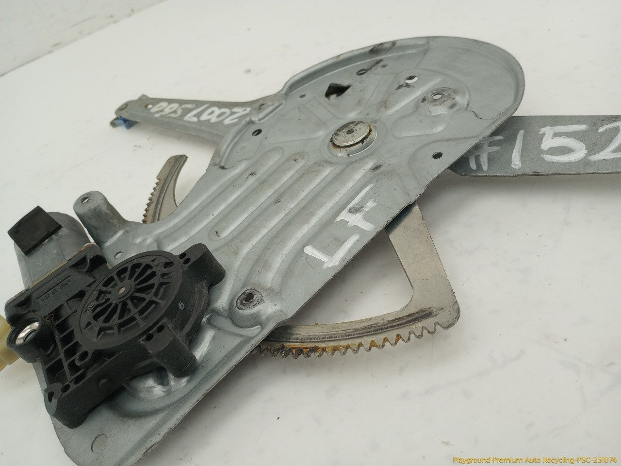 Volvo XC70 Driver Left Front Door Window Regulator