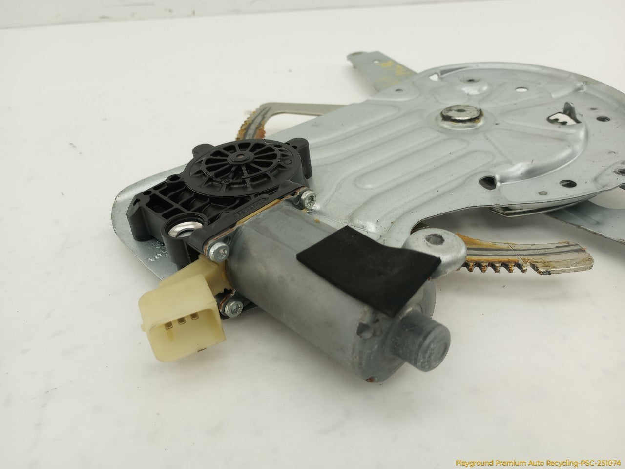 Volvo XC70 Passenger Right Front Door Window Regulator