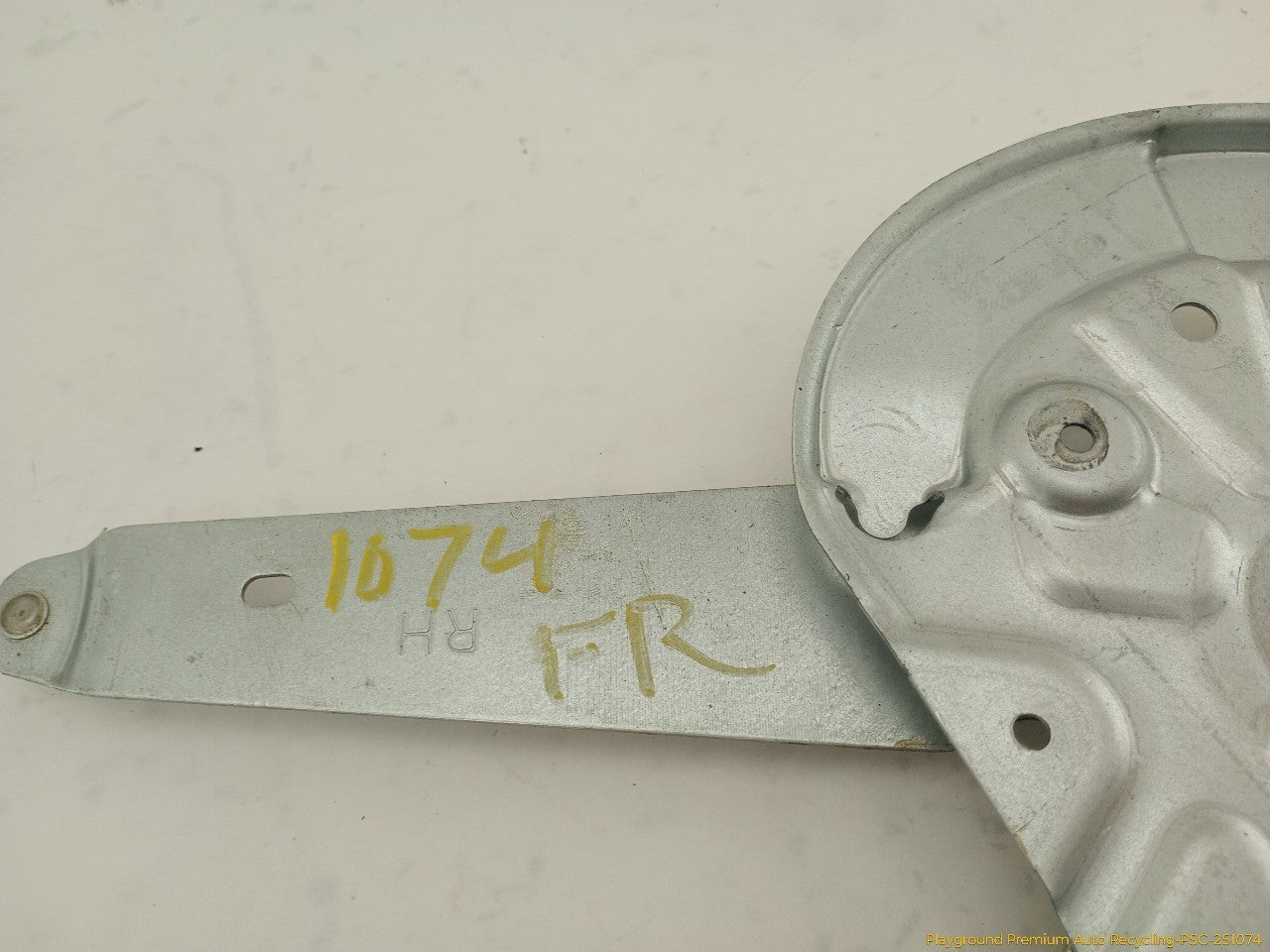 Volvo XC70 Passenger Right Front Door Window Regulator