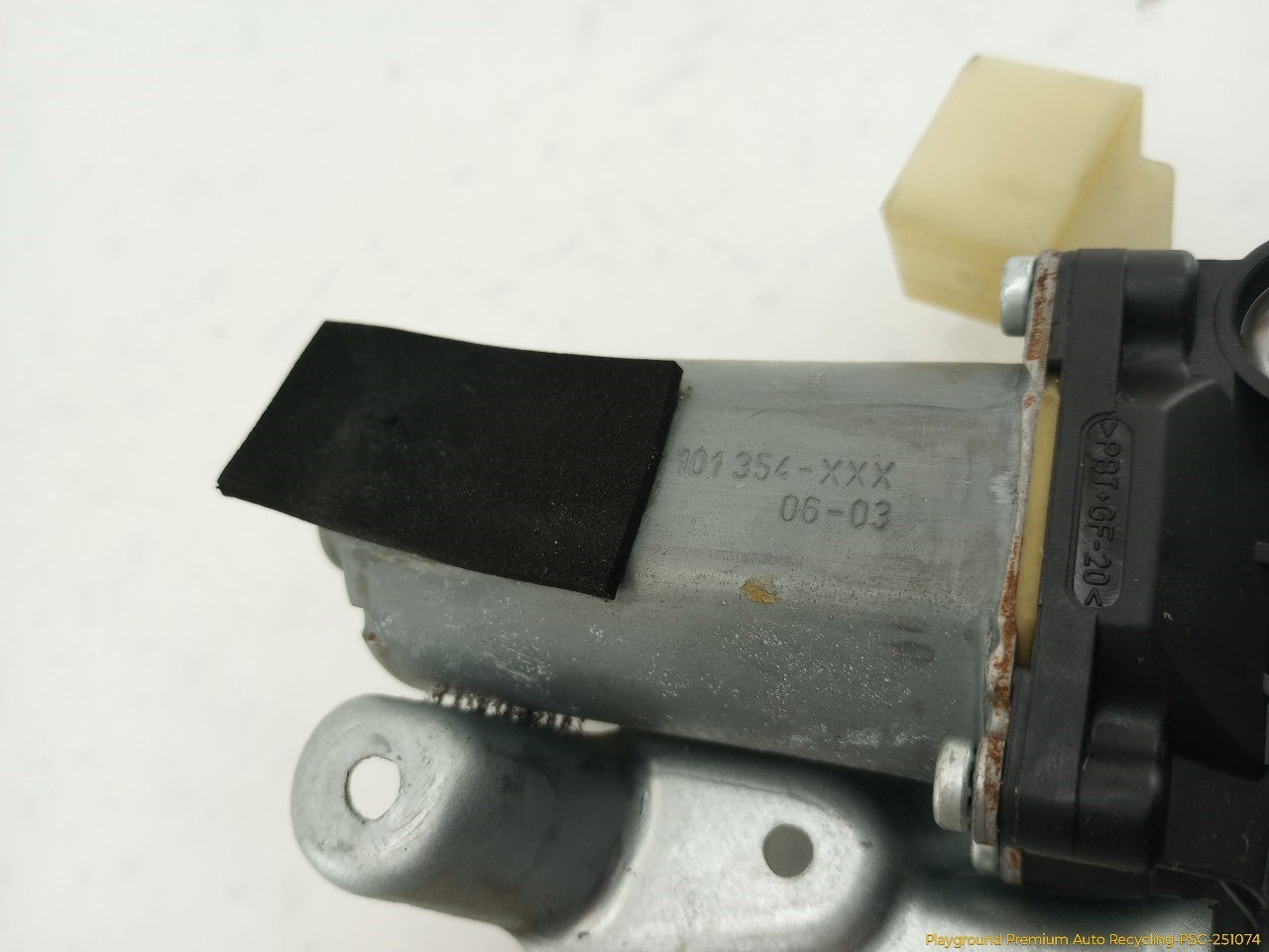 Volvo XC70 Passenger Right Front Door Window Regulator