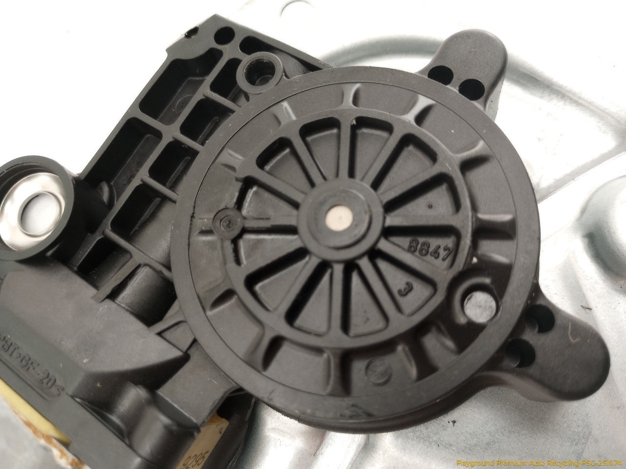 Volvo XC70 Passenger Right Front Door Window Regulator