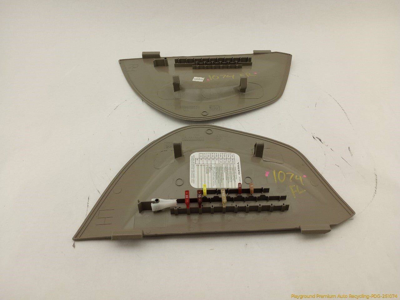 Volvo XC70 Pair Of Dashboard End Trim - 0