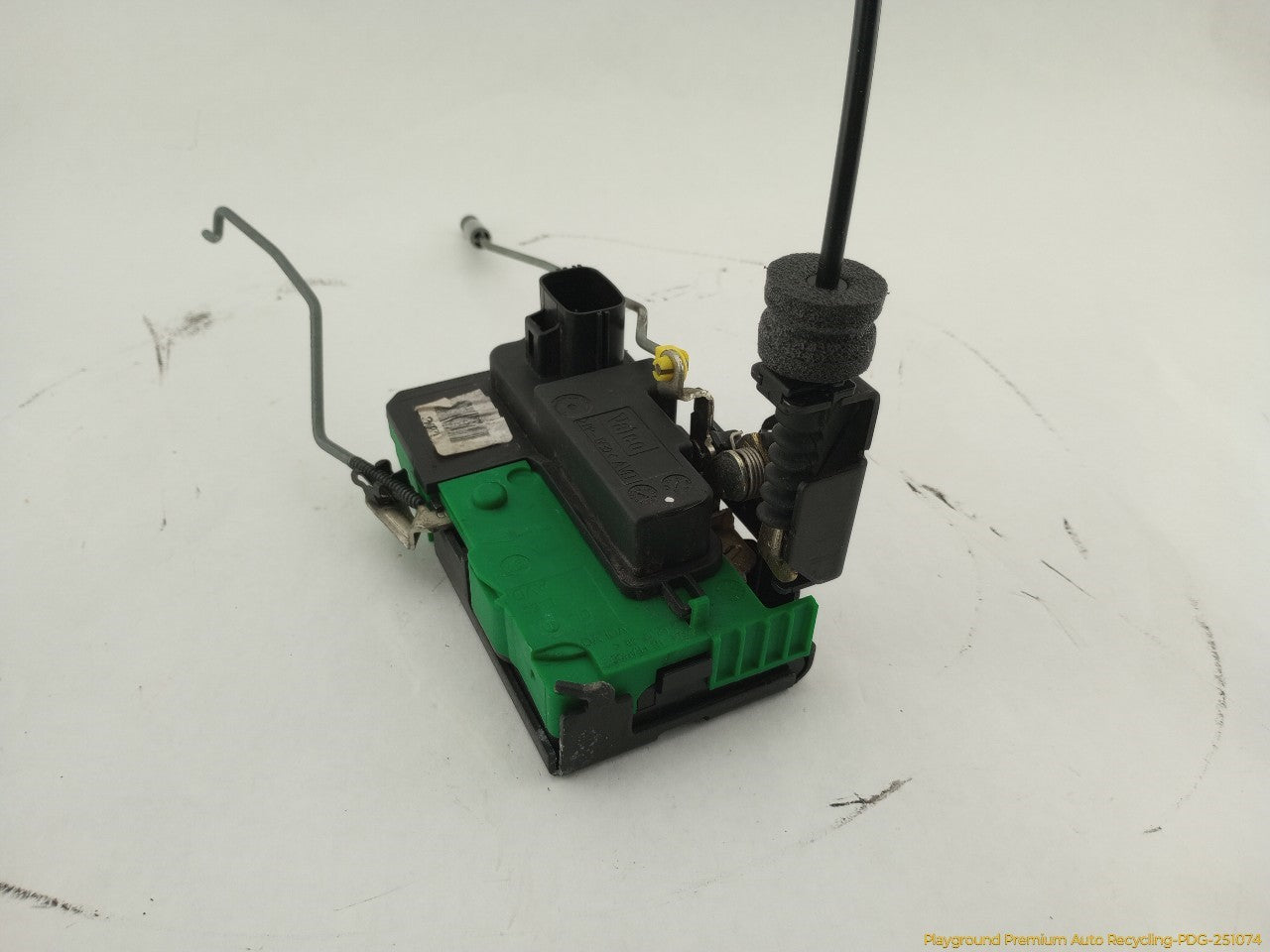 Volvo XC70 Passenger Right Front Door Lock Actuator