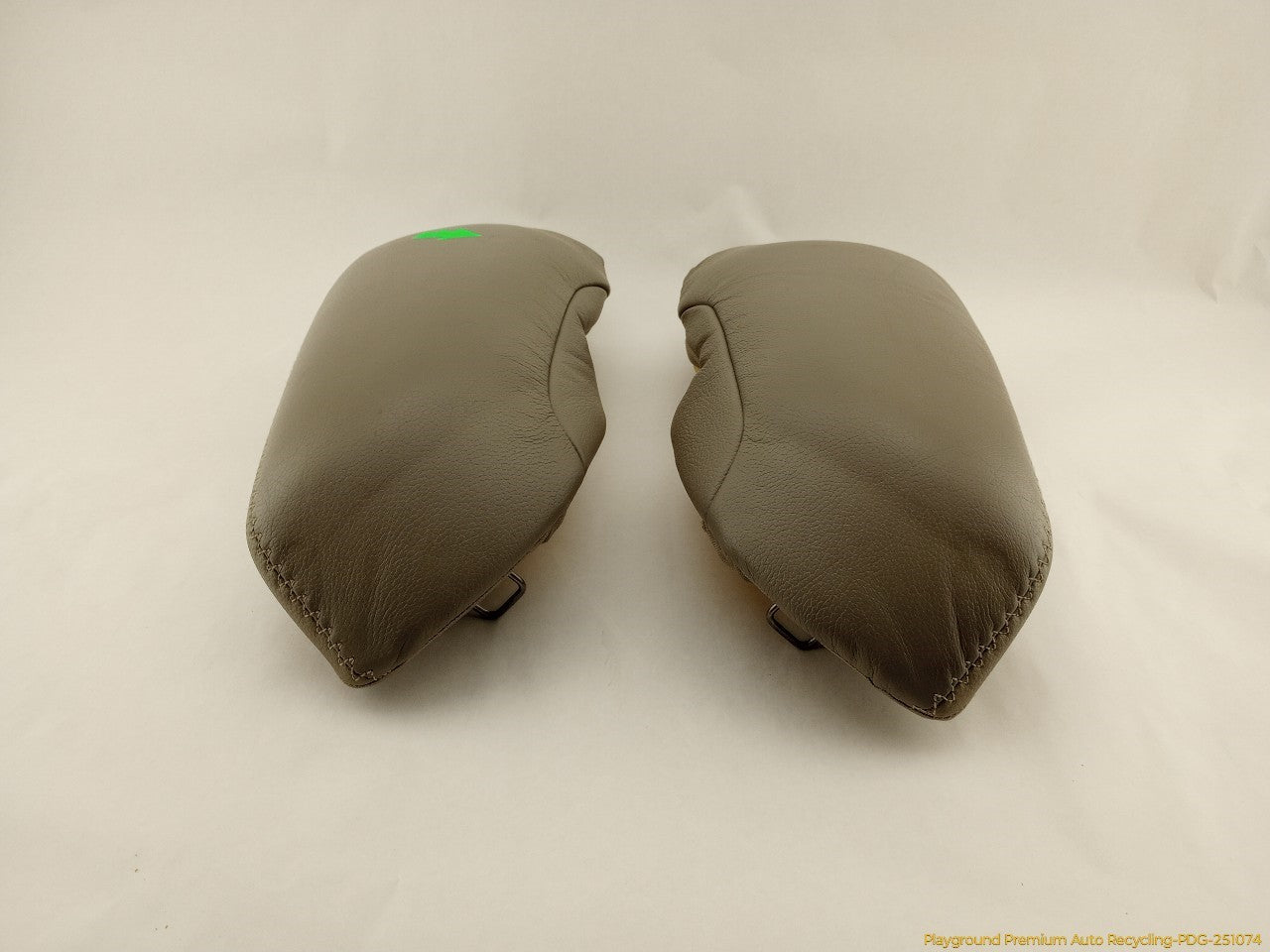 Volvo XC70 Pair Of Rear Seat Bolster Trim - 0