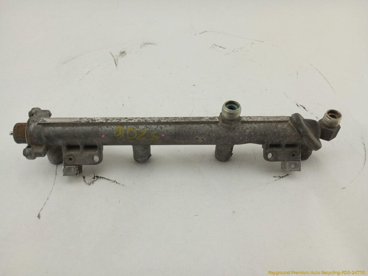Saab 903 Fuel Injector Rail