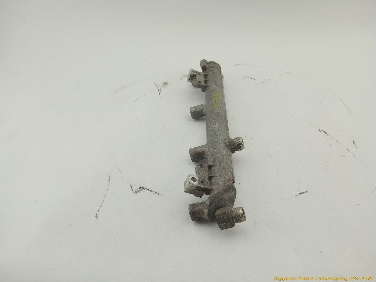 Saab 903 Fuel Injector Rail