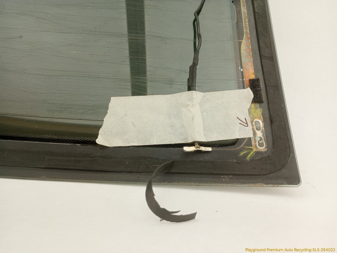 Mini Clubman Passenger Right Rear Back Glass
